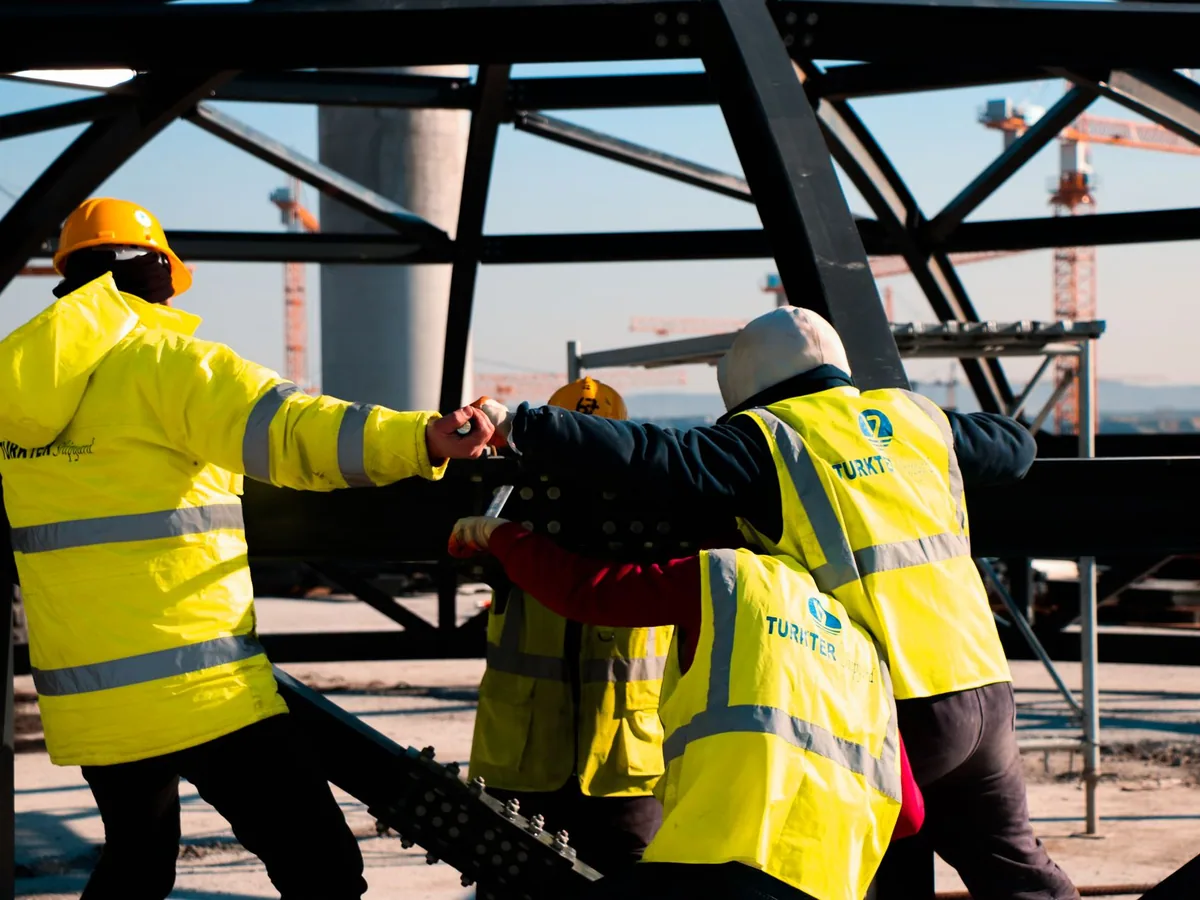 Montaje de estructura metálica